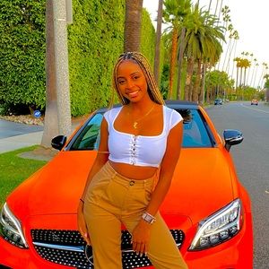 Meet your Posher, Jasmine